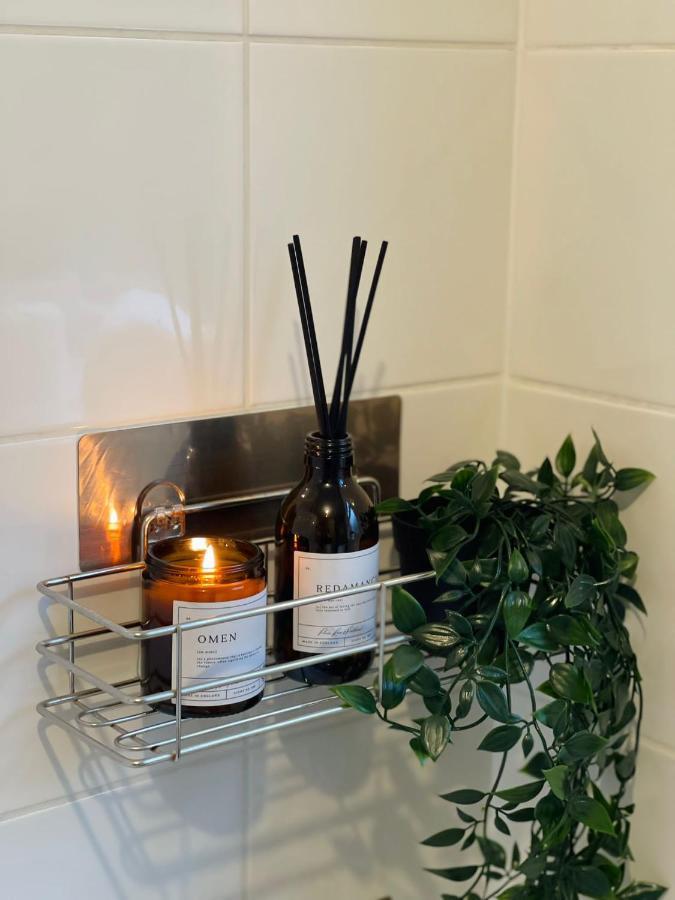 Kist Accommodates - Stylish Headingley Apartment - Parking - 500 Mps Wifi Meanwood Exterior photo