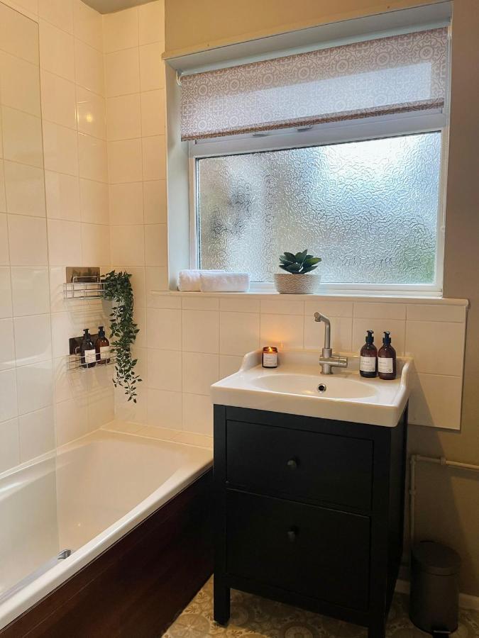 Kist Accommodates - Stylish Headingley Apartment - Parking - 500 Mps Wifi Meanwood Exterior photo