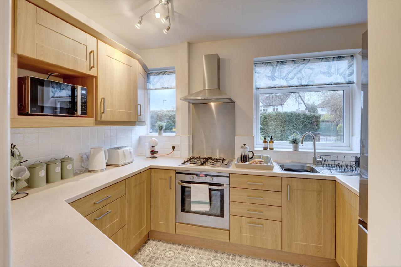 Kist Accommodates - Stylish Headingley Apartment - Parking - 500 Mps Wifi Meanwood Exterior photo