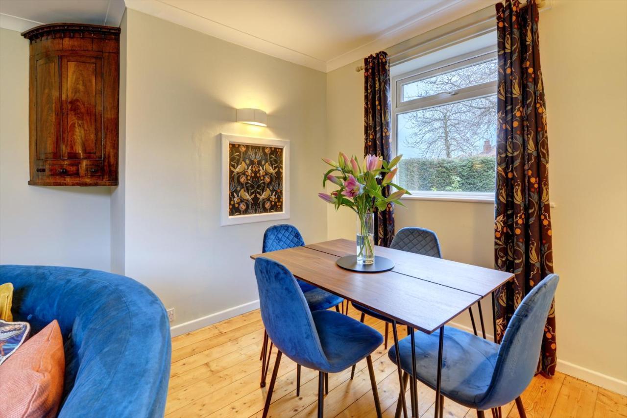 Kist Accommodates - Stylish Headingley Apartment - Parking - 500 Mps Wifi Meanwood Exterior photo